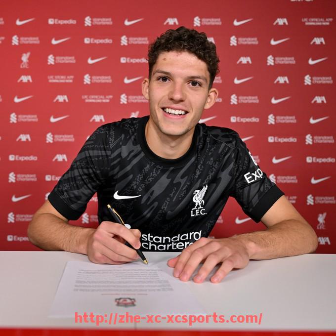 杏彩体育-世俱杯倒地次数统计与比赛节奏控制策略探讨